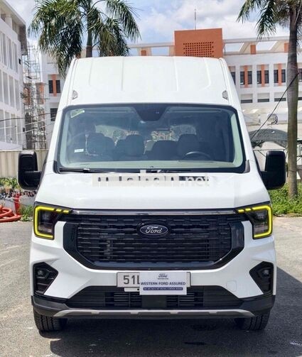 Ford Transit Van 6 ,940Kg siêu lướt 3.795 km