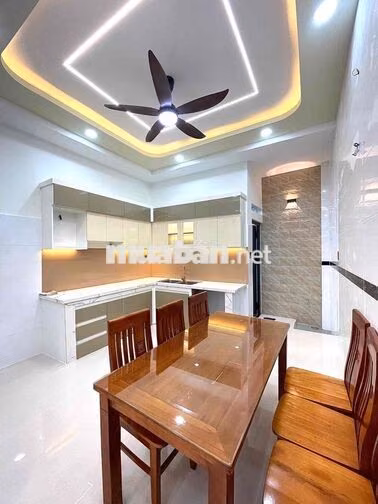 Nhà Khu VIP Lê Văn Quới- HXH- 4 TẦNG- GIÁ 5T9