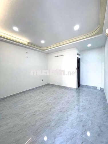 Nhà Khu VIP Lê Văn Quới- HXH- 4 TẦNG- GIÁ 5T9