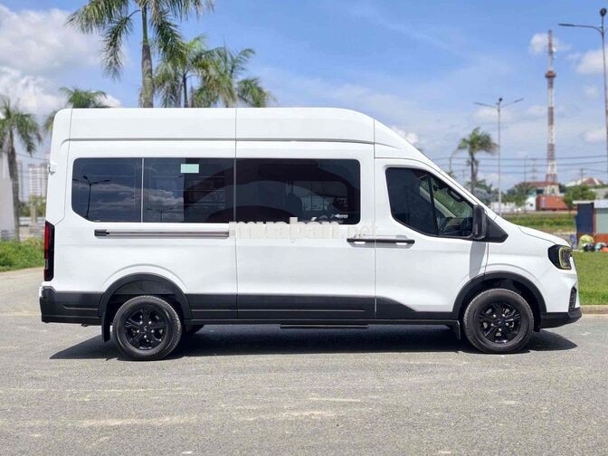Ford Transit Van 6 ,940Kg siêu lướt 3.795 km