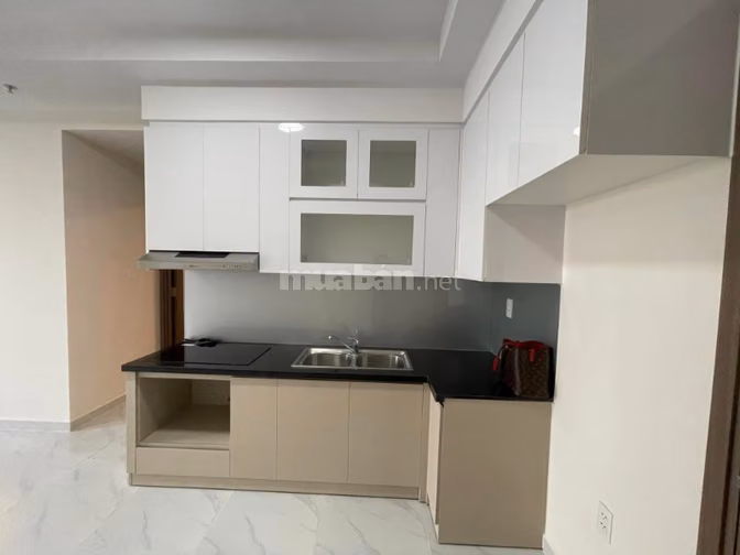 Cần bán C/c Moscow Tower, Tân Thới Nhất- Căn 60m2, 2PN giá 2tỷ3 SHR