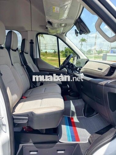 Ford Transit Van 6 ,940Kg siêu lướt 3.795 km