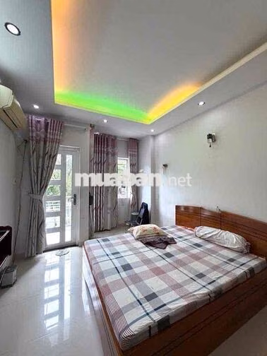 Cho thuê Nhà nguyên căn- Mặt tiền trường Sa!