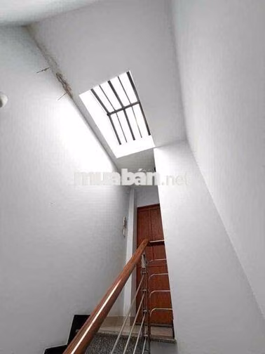 Cho thuê Nhà nguyên căn- Mặt tiền trường Sa!