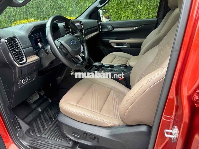 Ford Everest Titanium+ 2023 Diesel Tự động 7 chỗ