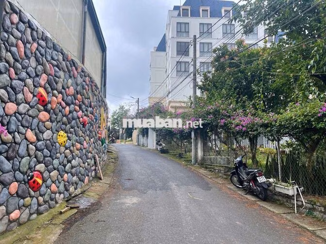 Cho thuê biệt thự 450 m2 chỉ 30 triệu cách chợ Đà Lạt 1.5km
