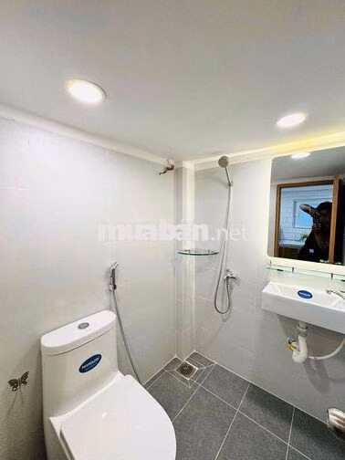 NGAY UTH, UEF, HUTECH, FTU HẺM OTO TRỐNG 5 PHÒNG TRONG THÁNG 9