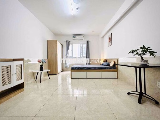 STUDIO CỬA SỔ LỚN, THOÁNG MÁT HẦM XE THANG MÁY GẦN NGÃ 4 HÀNG XANH