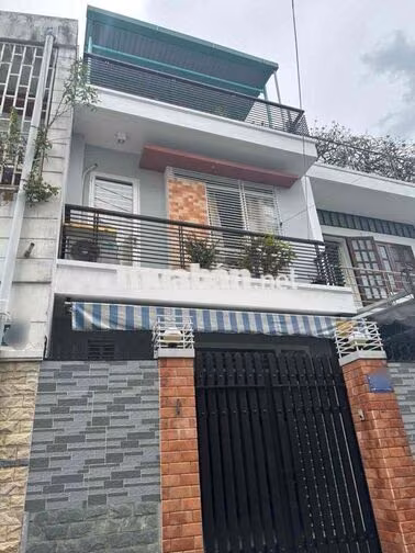 1 căn nhà tiềm năng giá trị sinh lời rất cao HXH thông khu biệt thự