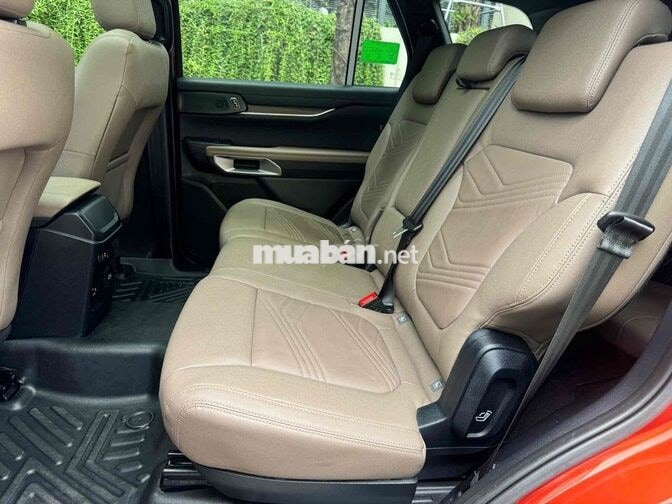Ford Everest Titanium+ 2023 Diesel Tự động 7 chỗ