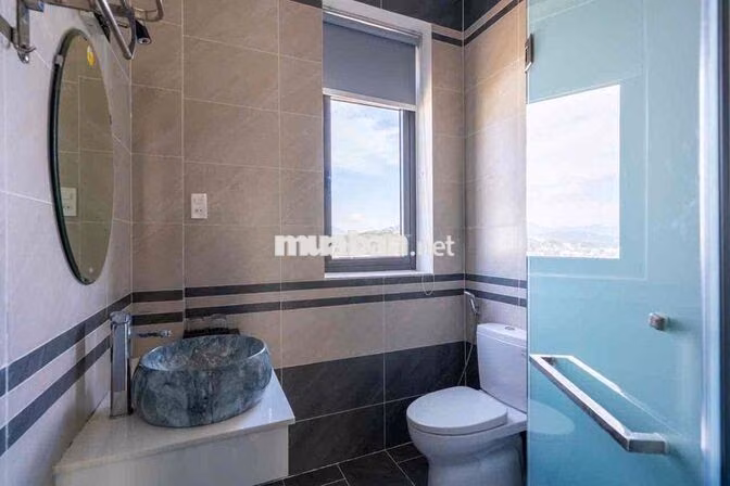 Villa view đẹp trung tâm Đà Lạt 60tr/14pn