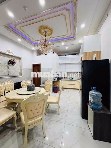Cho thuê nguyên toà nhà 6 tầng MT Nguyễn Phước Lan- Hoà Xuân 35tr