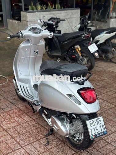 Piaggio Vespa Sprint 150 Bạc