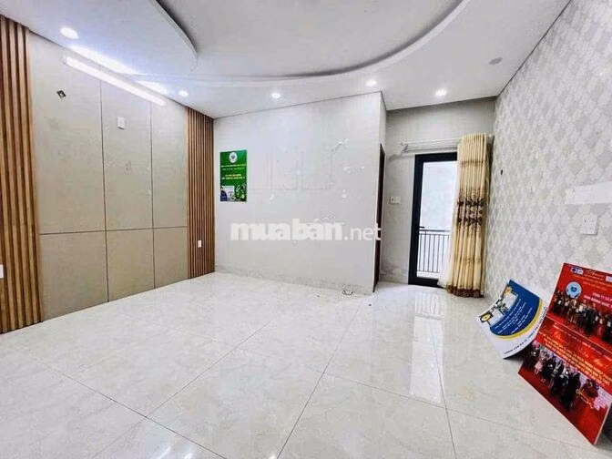 Cho thuê nguyên toà nhà 6 tầng MT Nguyễn Phước Lan- Hoà Xuân 35tr