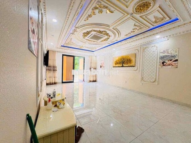 Cho thuê nguyên toà nhà 6 tầng MT Nguyễn Phước Lan- Hoà Xuân 35tr