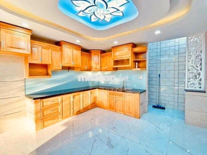 Cho Thuê Nhà Mới 100% DT 250m2 1Trệt 1Lửng 3Lầu 4Pn 5Wc Sân Thượng