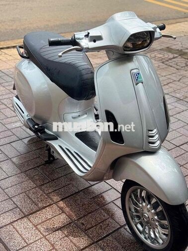 Piaggio Vespa Sprint 150 Bạc