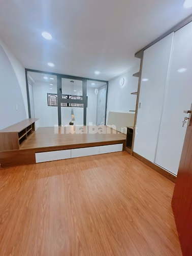 Nhà mới Trần Quang Khải, sát Hoàng Sa, 38m², 2PN, 6,1 tỷ