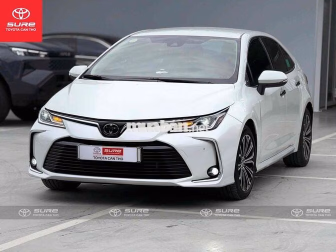 Toyota Corolla Altis 1.8V (CVT) 2023 odo 15.000km