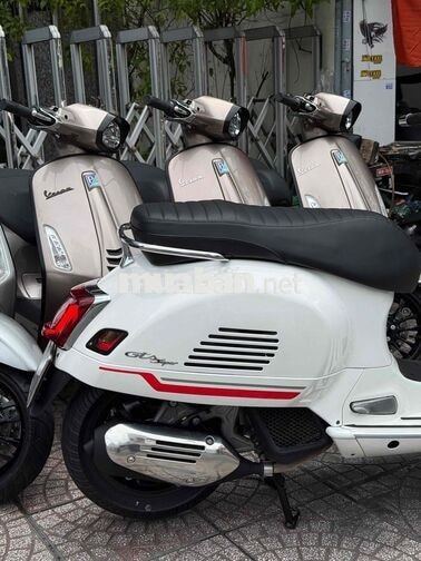 Piaggio Vespa GTS 150 12-2022 Trắng 150cc