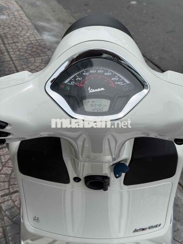Piaggio Vespa GTS 150 12-2022 Trắng 150cc