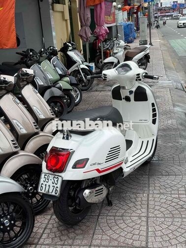 Piaggio Vespa GTS 150 12-2022 Trắng 150cc
