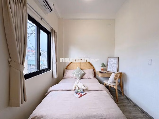 STUDIO MỚI XÂY CÓ THANG MÁY, FULL NT NGAY VHU, UEH, PARCMALL QUẬN 8