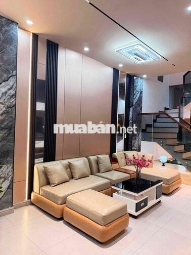 NHÀ Phố 3 Lầu - Full Nội Thất - Giá 4,6 tỷ 4 PN 4 WC Tại Bình Dương