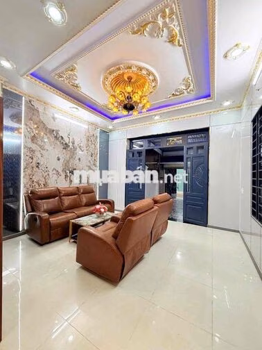 NHÀ DÂN NGANG 6m 1 trệt 1 lầu Sân xe Hơi - 4PN - Gần Trường Học