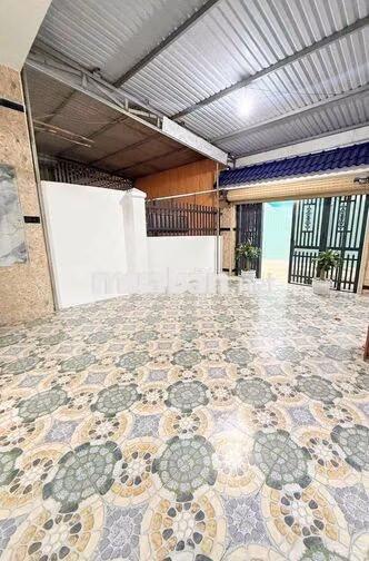 NHÀ DÂN NGANG 6m 1 trệt 1 lầu Sân xe Hơi - 4PN - Gần Trường Học