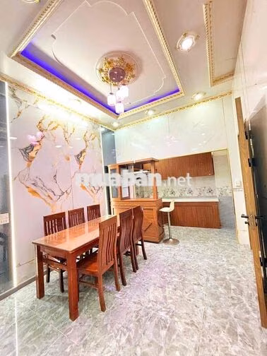 NHÀ DÂN NGANG 6m 1 trệt 1 lầu Sân xe Hơi - 4PN - Gần Trường Học