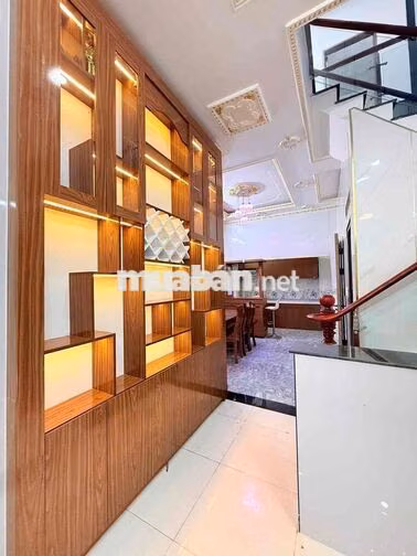 NHÀ DÂN NGANG 6m 1 trệt 1 lầu Sân xe Hơi - 4PN - Gần Trường Học
