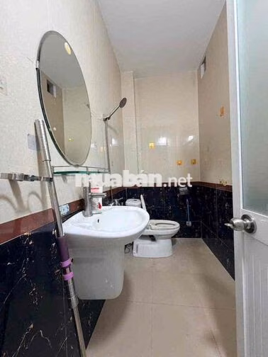 Cho thuê nhà 5x14m, 2 lầu, sát Hiệp Thành City, hẻm 6m, TCH, Q12