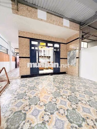 NHÀ DÂN NGANG 6m 1 trệt 1 lầu Sân xe Hơi - 4PN - Gần Trường Học