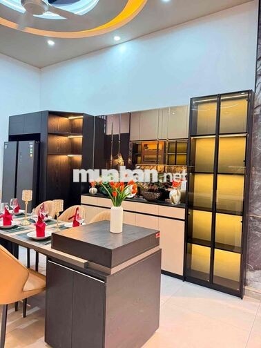 NHÀ Phố 3 Lầu - Full Nội Thất - Giá 4,6 tỷ 4 PN 4 WC Tại Bình Dương