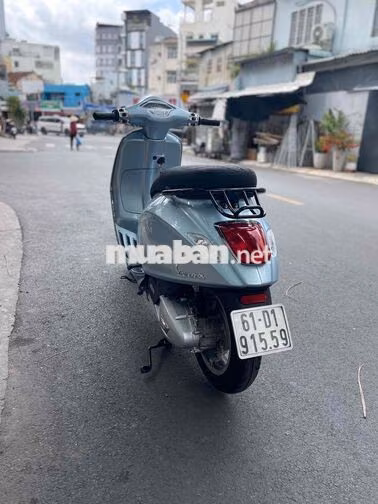 Piaggio Vespa Sprint Xanh