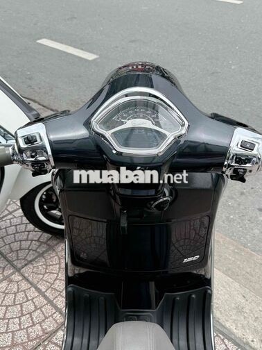 Piaggio Vespa GTS 2024 Đen