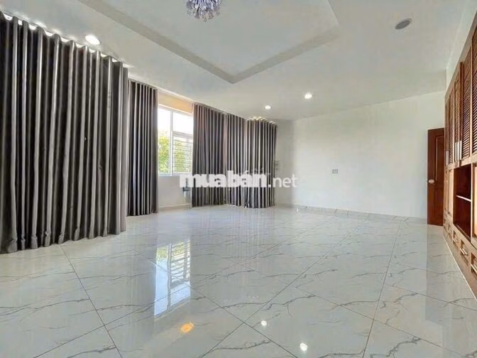 HOT NHẤT KHU VỰC- 37D Nguyễn Minh Hoàng, TB- DT 6x18m - 5 Tầng 
