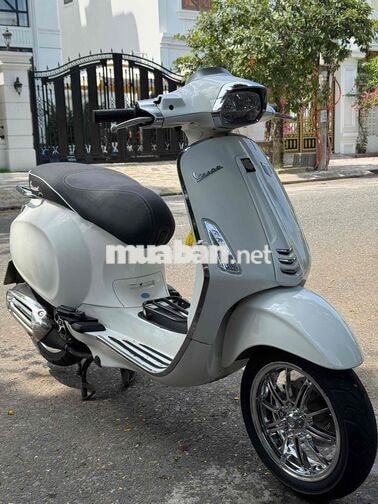 Vespa Sprint Iget ABS Trắng