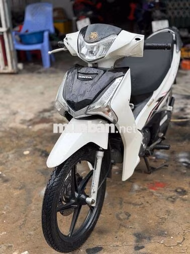 Future ledd dk 2021 trắng ngọc Trinh biển 50 ngây