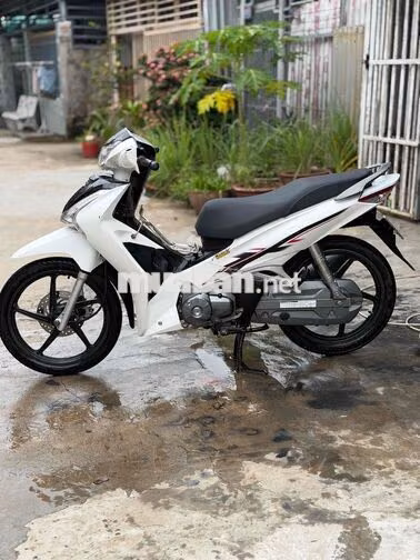 Future ledd dk 2021 trắng ngọc Trinh biển 50 ngây