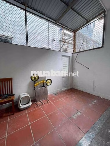 🏡🏡CHO THUÊ NHÀ 2 PHÒNG NGỦ SÂN ĐẬU XE RỘNG RÃI KHU HỒ NGHINH