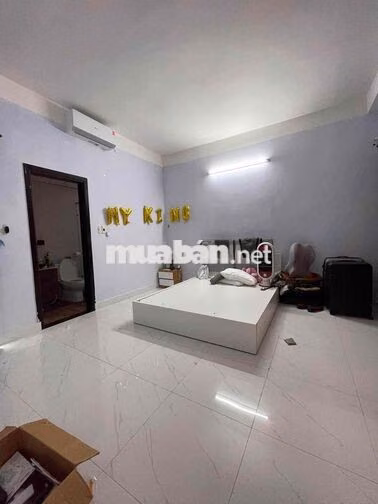 🏡🏡CHO THUÊ NHÀ 2 PHÒNG NGỦ SÂN ĐẬU XE RỘNG RÃI KHU HỒ NGHINH
