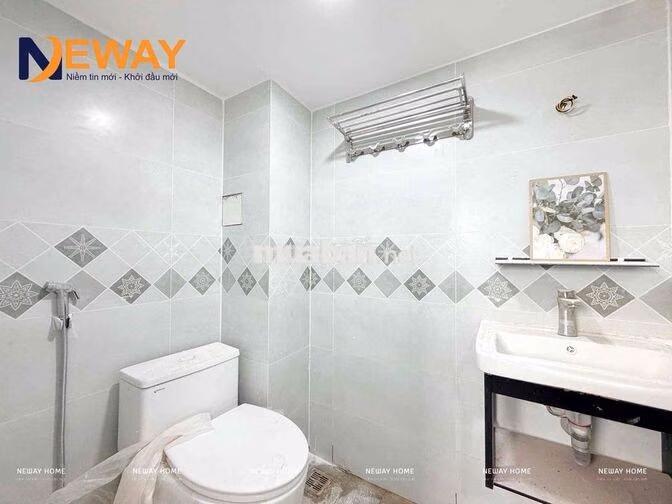 CHO THUÊ CĂN HỘ MỚI XÂY - RẺ - BAN CÔNG - CỬA SỔ - NGAY NGÃ 4 BỐN XÃ