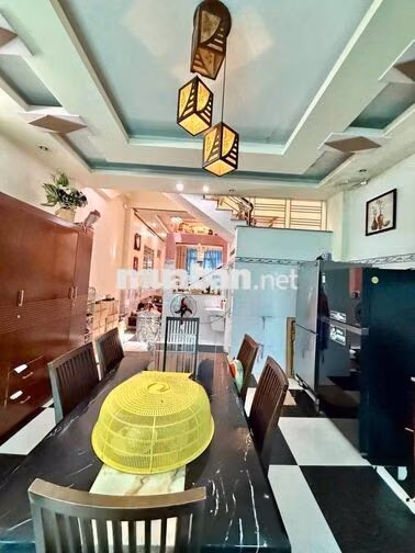 NHÀ [ 5 x 22] 2 lầu (4PN,3WC)  Hẻm oto,đường lK 4-5 ,BHH B.Btan