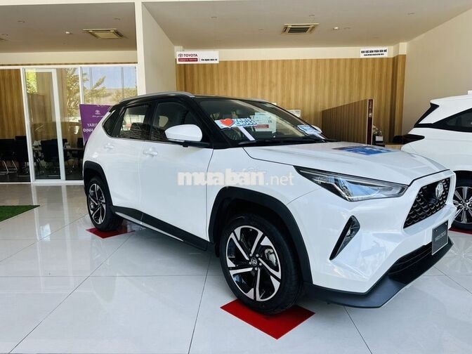 Toyota Yaris Cross Cao cấp Trắng đen Nhập khẩu