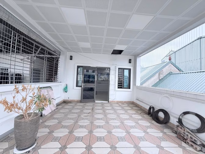 Nhà ngõ 1 Phạm Tuấn Tài - DT 60m x 6 Tầng có Thang Máy - ĐH - Mới đẹp