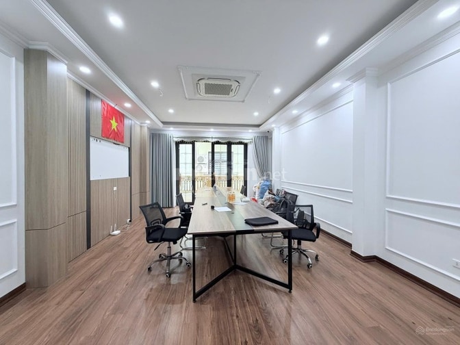 Nhà ngõ 1 Phạm Tuấn Tài - DT 60m x 6 Tầng có Thang Máy - ĐH - Mới đẹp