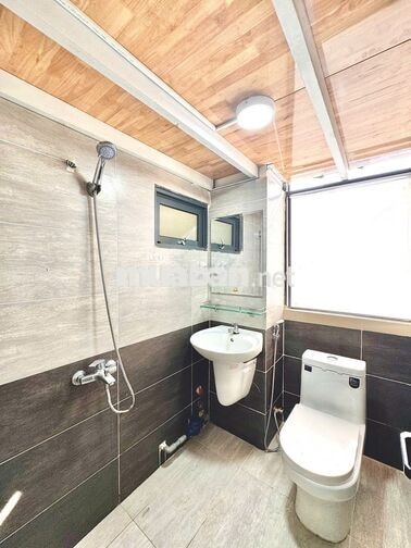 Gác lửng cửa sổ trời full tiện nghi - XVNT gần Ngã tư hàng xanh