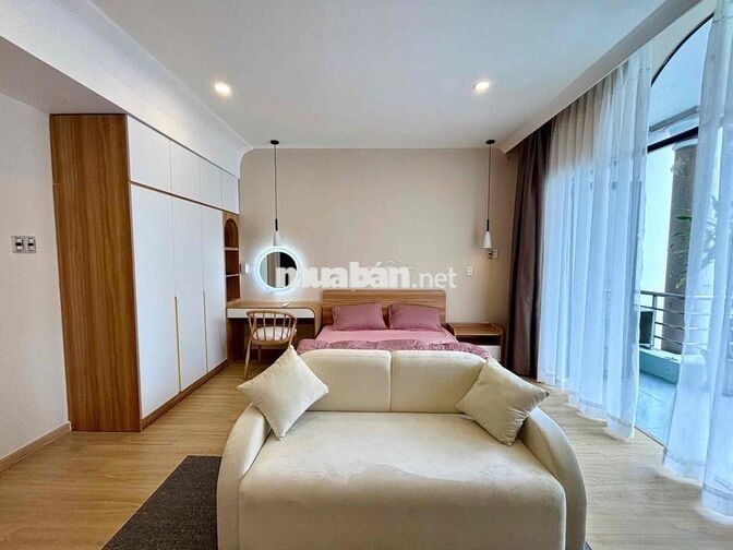 CHO THUÊ CĂN HỘ 1PN BAN CÔNG 55m2 GẦN ĐẠI HỌC HUFLIT, BÁCH KHOA